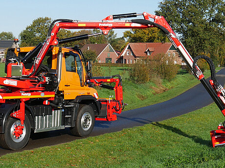 D&uuml;cker-Prototyp DAM 900-Heckaufbau-Ausleger erregt auf AGRITECHNICA die Gem&uuml;ter