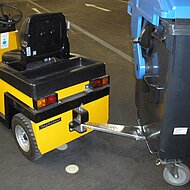Durch einfache Nachr&uuml;stung von etrak Industriefahrzeuge wird jeder EU-M&uuml;llcontainer zum Anh&auml;nger