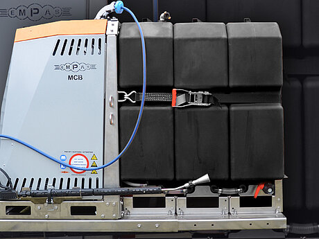 Hei&szlig;wasser-Wildkrautbek&auml;mpfung bei konstanter Temperatur