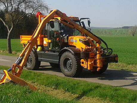Fu&szlig;-Trac: Moderner Ger&auml;tetr&auml;ger f&uuml;r den kommunalen Einsatz 