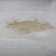 Erste Hilfe gegen hartn&auml;ckige &Ouml;lflecken