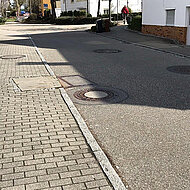 H&ouml;henversatz m&ouml;glich: Reihenabdeckung aus glasfaserverst&auml;rkten Kunststoff