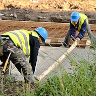 Die T&uuml;cken des Sommers: ambratec-Produkte bieten sicheren Schutz f&uuml;r Besch&auml;ftigte im Freien 