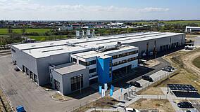 FAUN Viatec weiht neues Produktionswerk für Kehrmaschinen ein