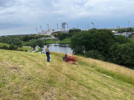 Italienische Grünpflege-Maschinen leisten im Münchner Olympia-Park perfekte Arbeit