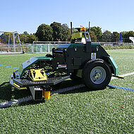 Autonome Kunstrasenpflege: Platzwart der Zukunft