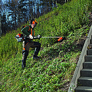 R&uuml;ckentragbarer Freischneider mit Elektrostart 