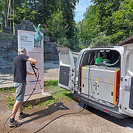 Reinigungsaktion im Wildtier-Gehege mit dem Splash