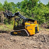 JCB MIT HI-VIZ KOMPAKTLADER UND KOMPAKTRAUPENLADER 
