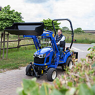 Kleiner mit gro&szlig;em Leistungsspektrum: neuer Iseki-Kompakttraktor TXGS 24 