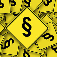 Einsatz von Kompakt-Kehrmaschinen nach StVO &sect;35 im Bereich der Gehwegs-Reinigung 