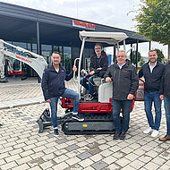 Handwerkskammer M&uuml;nchen kauft Takeuchi TB 216 SH &ndash; mit Diesel- und Batteriemotor sowie Fernbedienung