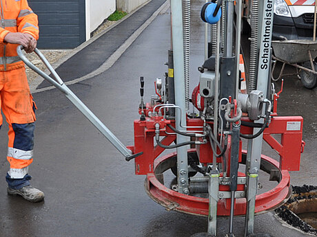 Schachtrahmenheber &bdquo;Schachtmeister&ldquo; mit Autopilot-Tiefenanschlag