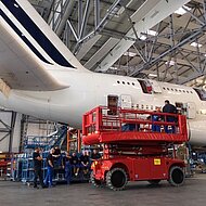 Von der Vermietung bis zur Luftfahrt: Arbeitsb&uuml;hnen von Rothlehner im vielseitigen Einsatz