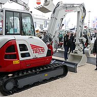 Takeuchis Star auf der bauma &ndash; 7 t-Kompaktbagger TB 370