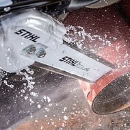 Neue Diamant-Trennkette 36 GGM von STIHL zur Bearbeitung von duktilem Gussrohr 