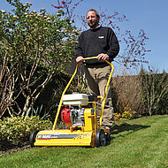 Perfekter Rasen durch professionelle Vertikutierer