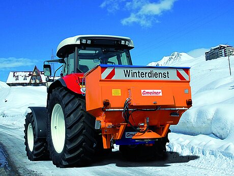 Dreipunktstreuer von Gmeiner: Neuer Tracon f&uuml;r Traktoren