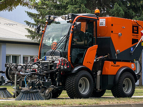 Zwei neue Kehrsaugmaschinen f&uuml;r die Holder Ger&auml;tetr&auml;ger 