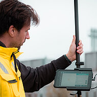 MEASUREnow PRO: pr&auml;zise messen mit dem GNSS-Roverstab