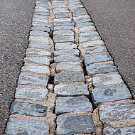 FUGI-FIX SANI von Nadler: F&uuml;r die Sanierung von Altpflaster ist es nie zu sp&auml;t