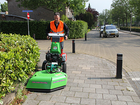 ADLER: Neuer K&ouml;nigsweg in der thermischen Wildkrautbek&auml;mpfung