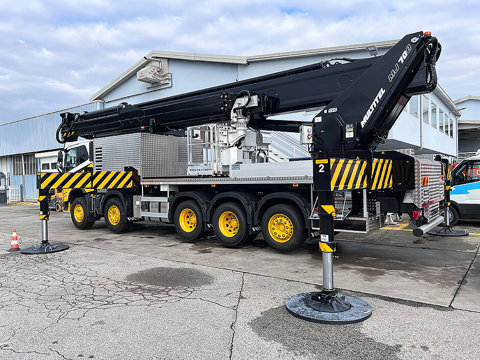 Erste MJ 700 mit Hybrid-System an Boer B.V. geliefert