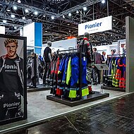 Pionier Workwear &uuml;berzeugt auf A+A mit innovativen Konzepten und einem &Uuml;berraschungs-Act
