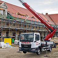 Starkes Doppelpack f&uuml;r Dachdecker: Vermieter-Portfolio um neue Lkw-Kranmodelle erweitert