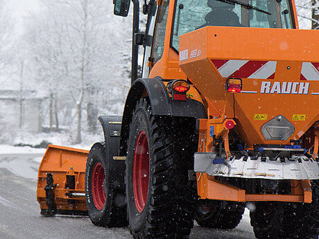 RAUCH: F&uuml;r jeden Einsatz den richten Winterdienststreuer