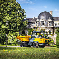 Bergmann: Gen&uuml;gend Reichweite f&uuml;r den ganzen Tag &ndash; E-Dumper C804e auf Friedhof Ohlsdorf im Einsatz