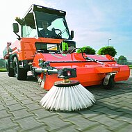 Zuverlässige und effiziente Reinigung mit den PowerMaster-Kehrmaschinen