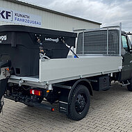 Moderne R&auml;umtechnik: Western-Schneepfl&uuml;ge und Saltdogg-Salzstreuer