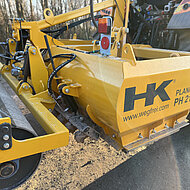 Planierhobel Maxi auf Bauhof Kalkar im Einsatz