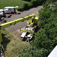 Der ideale Partner f&uuml;r jeden Einsatzort: die Raupen-Arbeitsb&uuml;hne von Schwenk