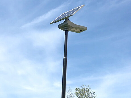 Alles andere als gew&ouml;hnlich: Intelligente Solar-LED-Stra&szlig;enbeleuchtung von luis energy