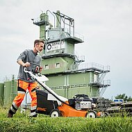 Der STIHL Benzin-Rasenm&auml;her RM 756 GC verbindet Leistung, Robustheit und Komfort 