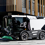 System der dritten B&uuml;rste f&uuml;r die kompakte Kehrmaschine LYNX von RASCO