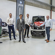 TROPOS MOTORS EUROPE &uuml;bergibt Elektronutzfahrzeug-Baus&auml;tze an die Hochschule Bochum 
