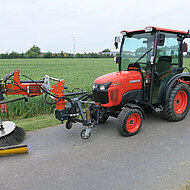 Vermietung von Wildkrautb&uuml;rsten f&uuml;r Kompakttraktoren