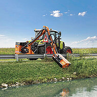 FERRI: neue Funktionen f&uuml;r hydraulische B&ouml;schungsm&auml;her