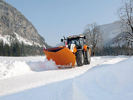 Feuertaufe bestanden: Stufenlose mittelschwere Baureihe Steyr CVT 6130 - 6160 konnte erste Erfolge erzielen 