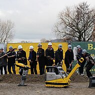 Spatenstich f&uuml;r Wacker Neuson Niederlassung in Bad Krozingen