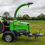 Alternative Antriebe f&uuml;r die Gr&uuml;npflege: GreenMech gibt auch ohne Diesel Gas