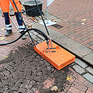 Druckstarke Reinigung mit der Fugenhexe