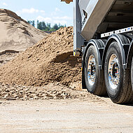 Umfangreiches Reifen-Sortiment f&uuml;r den Baustelleneinsatz