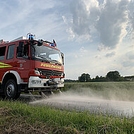 Mit bema-Frontspr&uuml;hbalken gut ger&uuml;stet im Einsatz gegen Fl&auml;chenbr&auml;nde