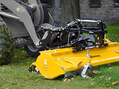 M&uuml;thing: Neue patentierte Laderaufnahme f&uuml;r Mulchger&auml;te 