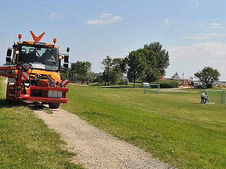 Mercedes-Benz Unimog U 423 