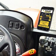 ADLER Arbeitsmaschinen setzt auf mobile Steuerung und GPS